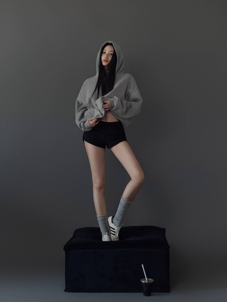 Gray Mood Portrait Theme Photo - Ethnic Fashion Studio ulasan dan harga