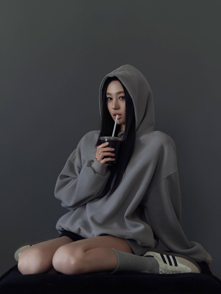 Gray Mood Portrait Theme Photo - Ethnic Fashion Studio ulasan dan harga