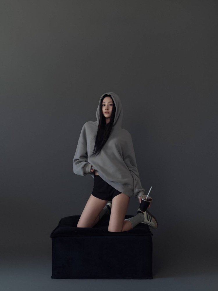 Gray Mood Portrait Theme Photo - Ethnic Fashion Studio ulasan dan harga